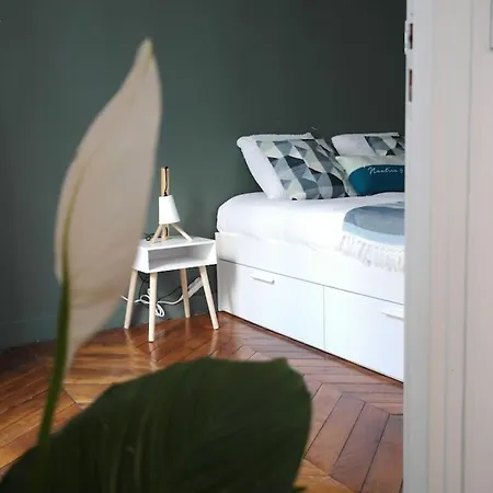 Haussmanannien Cosy - République París