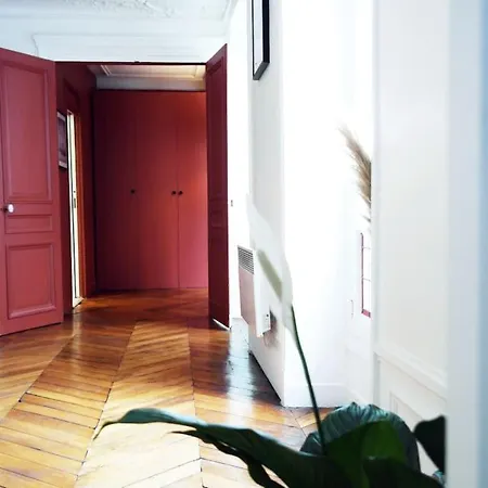Haussmanannien Cosy - République