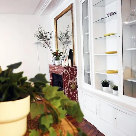 Apartment Haussmanannien Cosy - Republique *