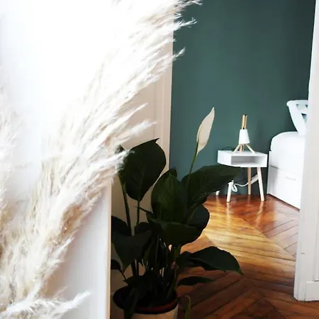 Haussmanannien Cosy - Republique Apartment Paris