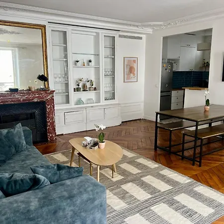 Apartment Haussmanannien Cosy - Republique